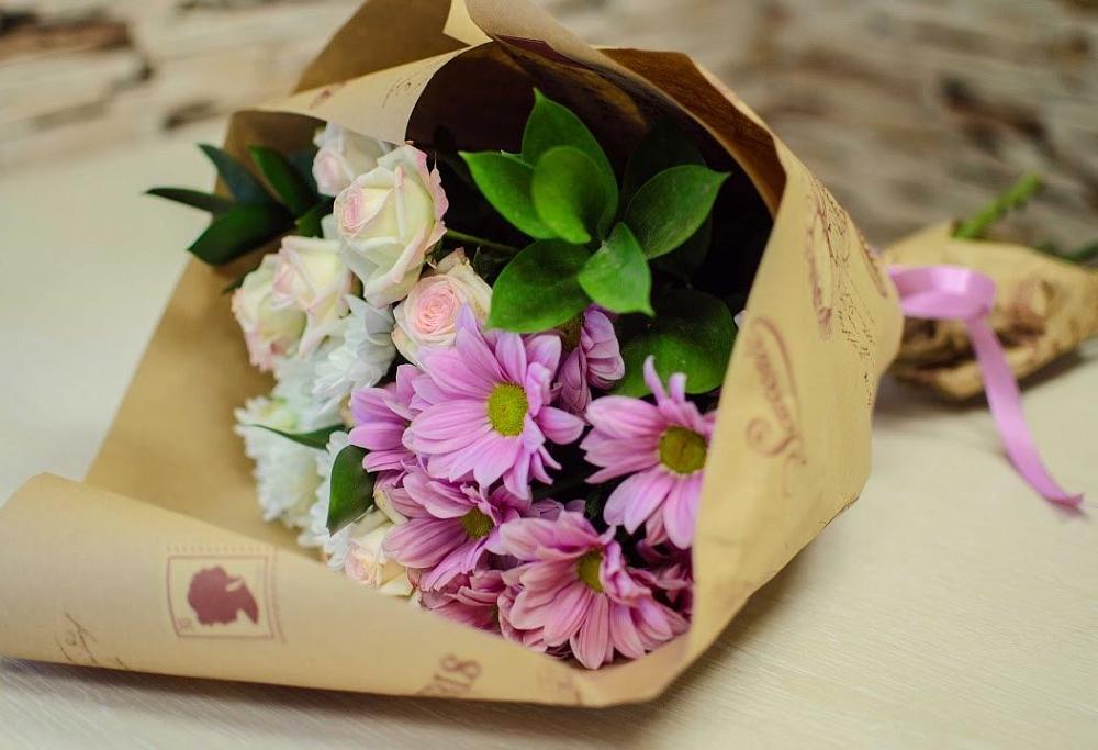 Букет цветов из: Розы и Хризантемы в Лазарево