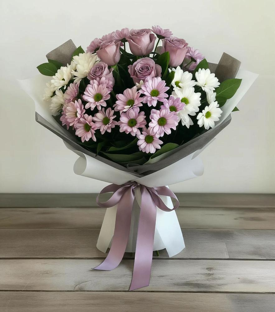 Букет цветов из: Хризантемы и Розы в Лазарево