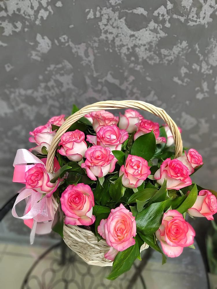 Цветочная композиция из Розы в корзине в Лазарево
