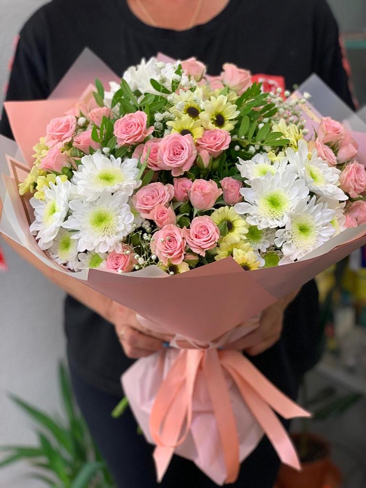 Букет цветов из: Розы и Хризантемы в Лазарево