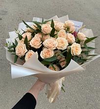 Букет Кремовые розы Латте в Лазарево