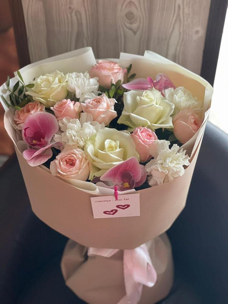 Букет цветов из: Орхидеи, Розы и Гвоздики в Лазарево