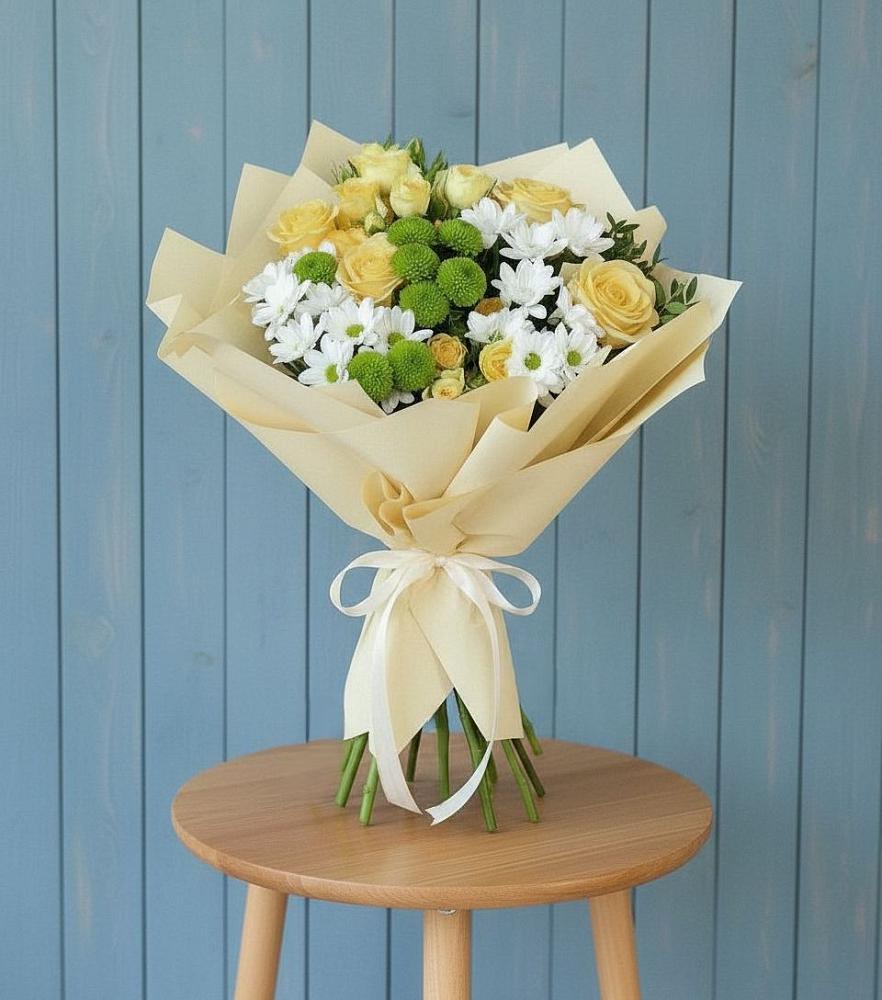 Букет цветов из: Хризантемы и Розы в Лазарево