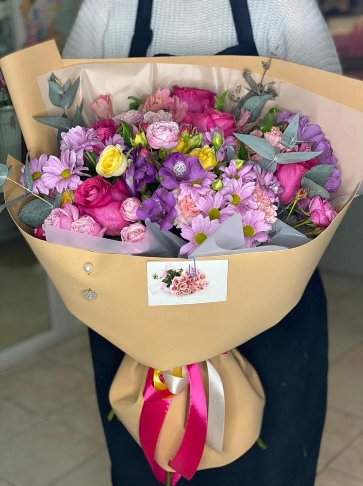 Букет цветов из: Хризантемы, Гвоздики и Альстромерии в Лазарево