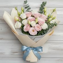Букет цветов из:  Лизиантусы в Лазарево