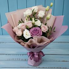 Букет цветов из:  Розы и Лизиантусы в Лазарево