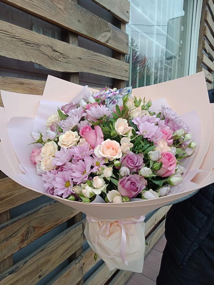 Букет цветов из: Розы и Хризантемы в Лазарево