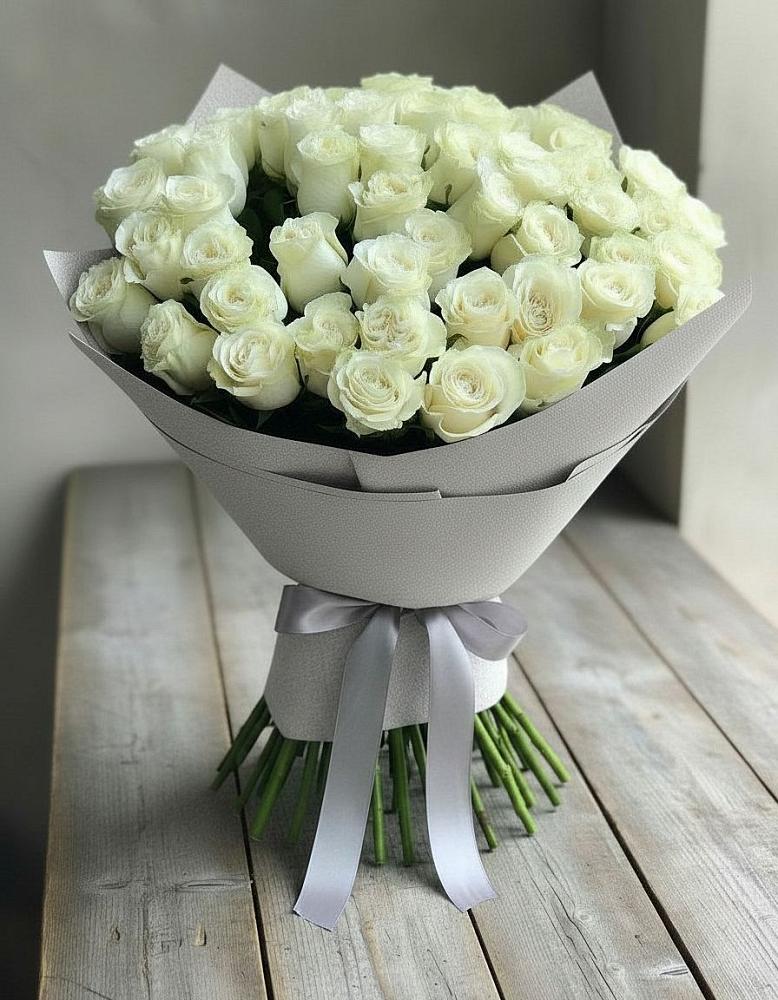 Букет 35 Белых роз в Лазарево