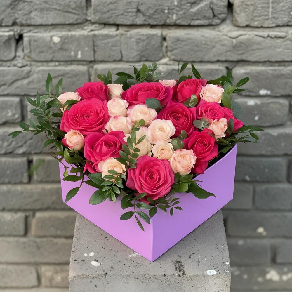Цветочная композиция из Розы в коробке в Лазарево