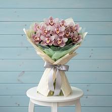 Букет цветов из:  Орхидеи и Розы в Лазарево