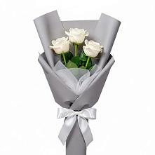 Букет 3 белые розы в Лазарево