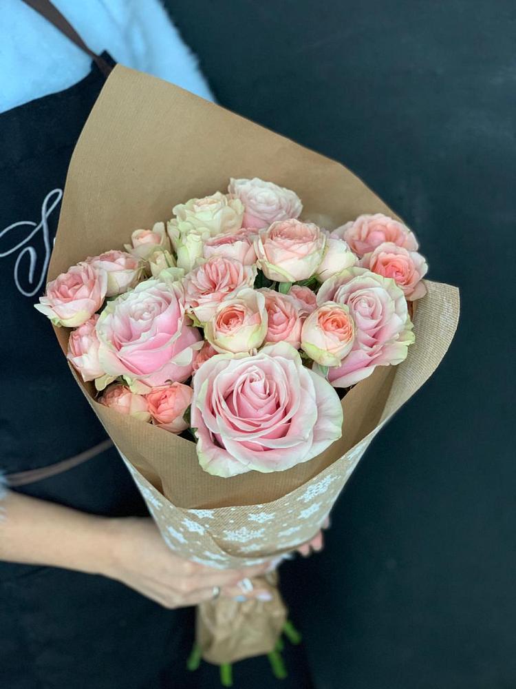 Букет цветов из: Хризантемы и Розы в Лазарево