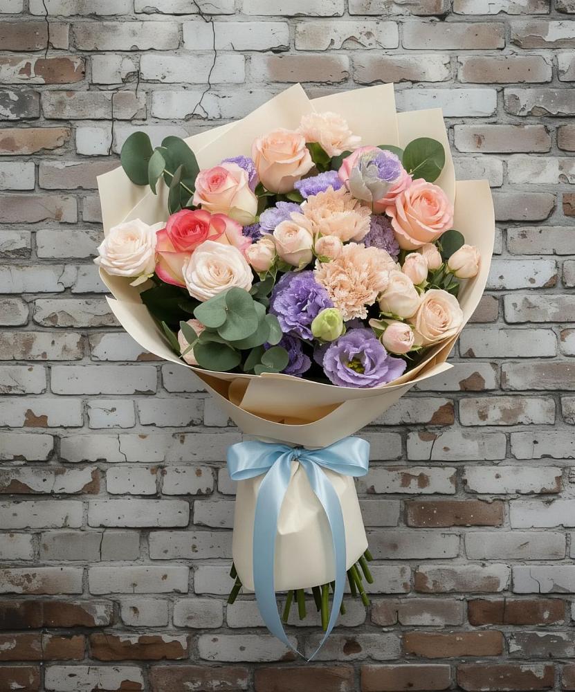 Букет цветов из: Розы, Лизиантусы и Гвоздики в Лазарево