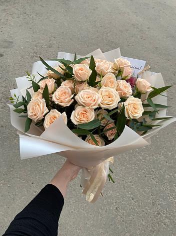 Букет Кремовые розы Латте в Лазарево