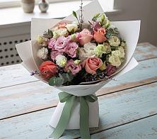 Букет цветов из:  Розы, Лизиантусы и Гвоздики в Лазарево