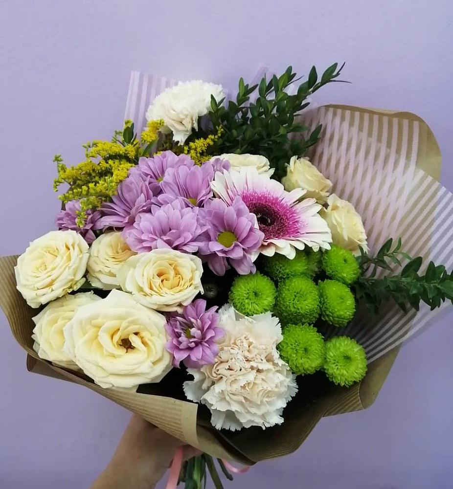 Букет цветов из: Хризантемы, Розы, Гвоздики и Герберы в Лазарево