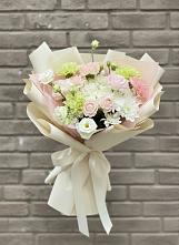 Букет цветов из:  Гвоздики, Розы, Лизиантусы и Хризантемы #REPLACE_PRED# Лазарево