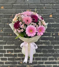 Букет цветов из:  Герберы и Хризантемы в Лазарево