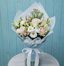 Букет цветов из:  Розы и Лизиантусы в Лазарево