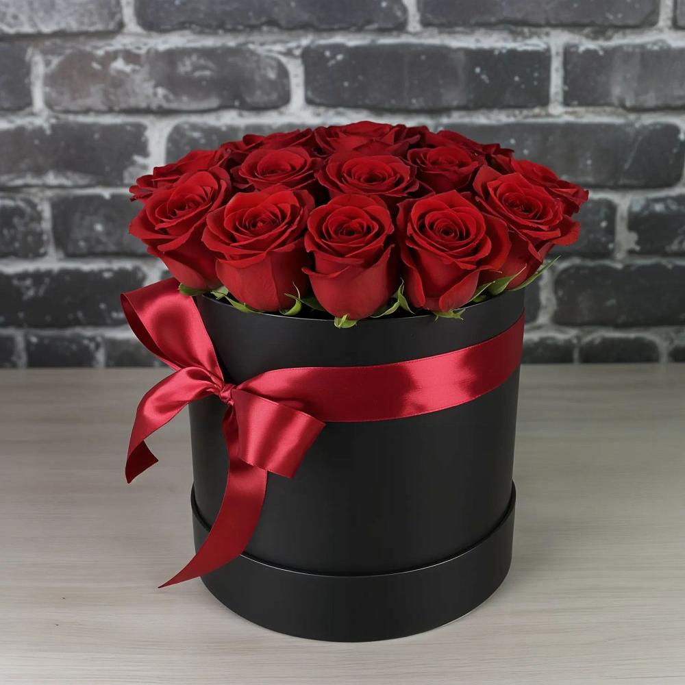 Цветочная композиция из Розы в шляпной коробке в Лазарево