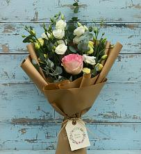 Букет цветов из:  Розы и Лизиантусы в Лазарево