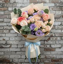 Букет цветов из:  Розы, Лизиантусы и Гвоздики в Лазарево