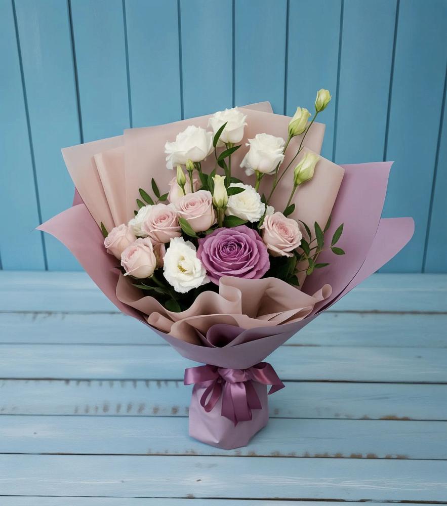 Букет цветов из: Розы и Лизиантусы в Лазарево